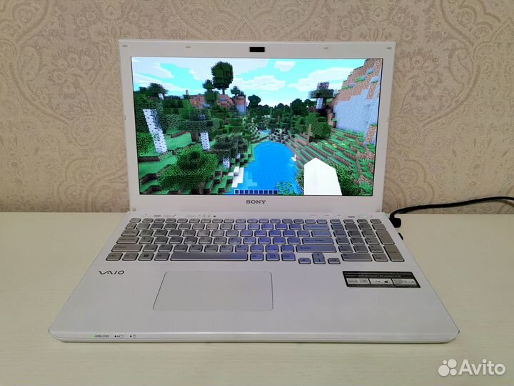 Ноутбук белоснежный i5/8Gb/SSD/FullHD/Win10