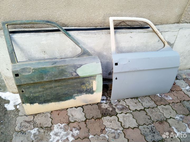Двери на газ 24