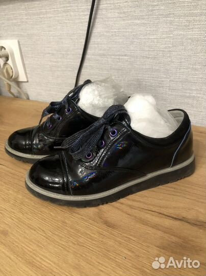 Ботинки школьные лаковые голография 33 размер