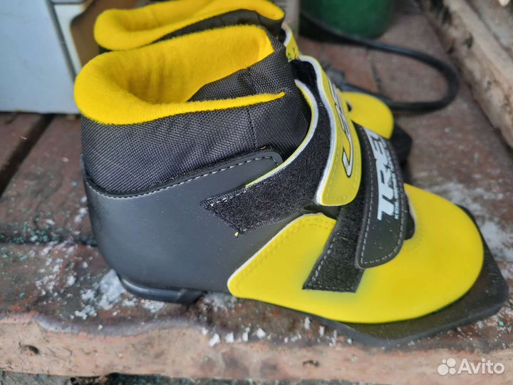 Лыжные ботинки 30, 32, 39 размеры