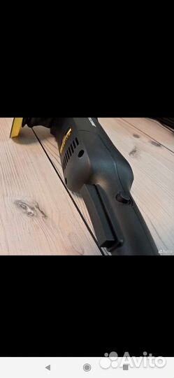 Полировальная машинка для автомобиля