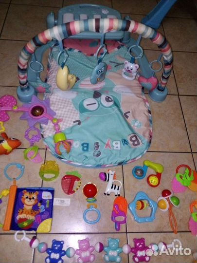Развивающий коврик игрушки погремушки