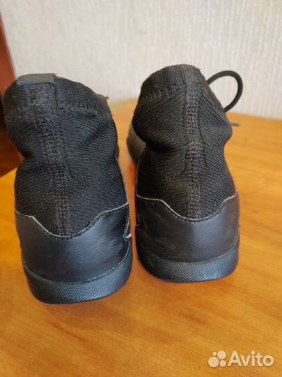 Продам бутсы детские