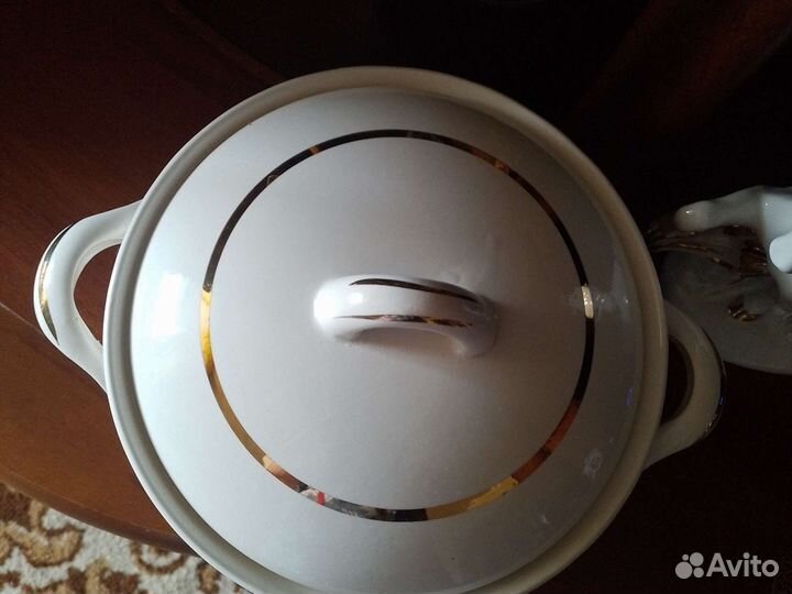 Супница и тарелки,овощерезка