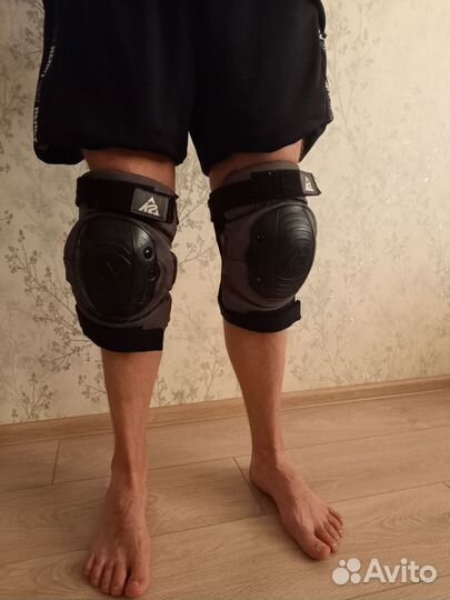 Наколенники для роликов (для взрослого)