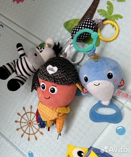 Подвесные игрушки погремушки