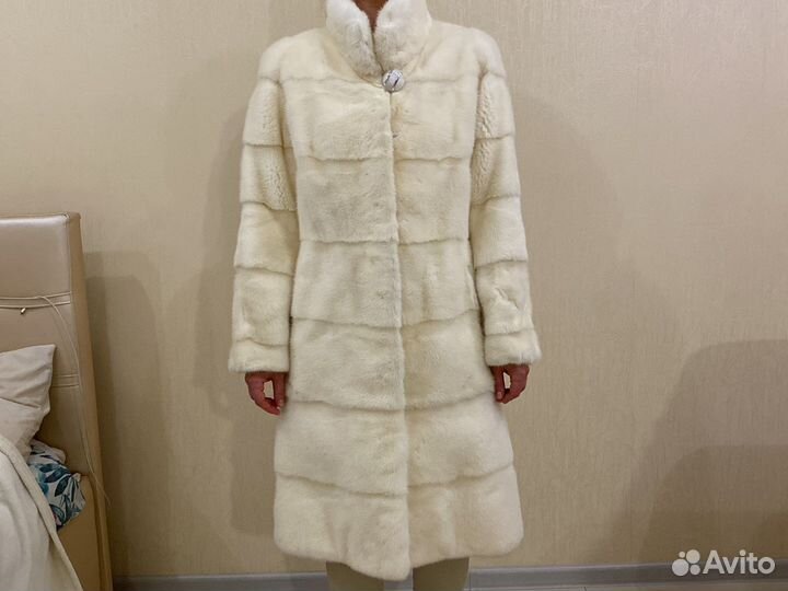 Шуба норковая белая