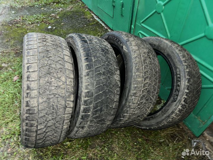 Bridgestone Blizzak 6 275/50 R22 111T