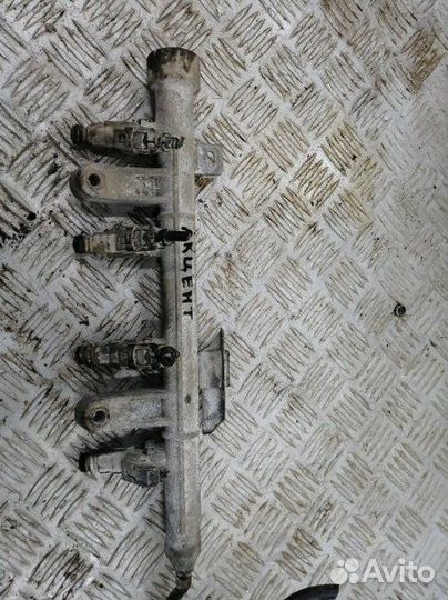 Топливная рампа,топливная рейка Hyundai Accent