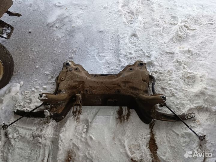 Передний подрамник всборе с рычагами Peugeot 307