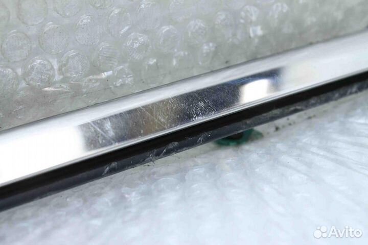 Накладка стекла заднего правого нижняя хром Infini