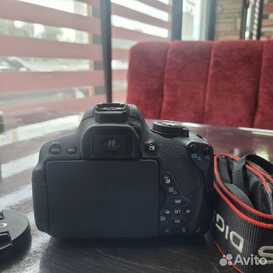 Canon eos 700d kit
