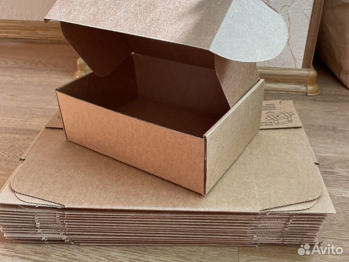 Подарочная коробка 22*16*8