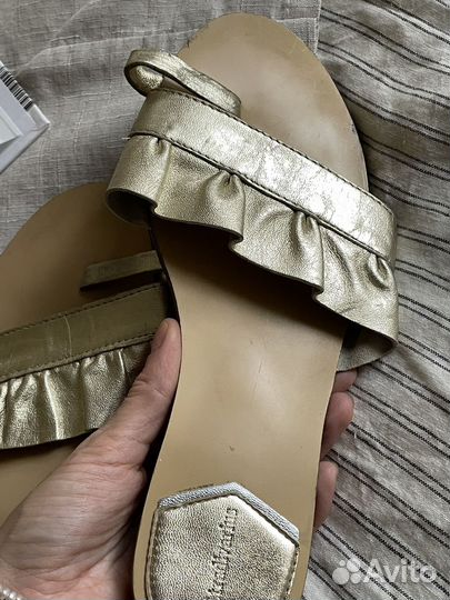 Шлепки сандалии золотые 38