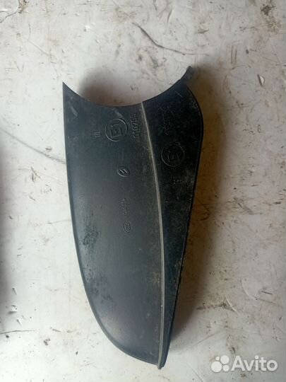 Нижняя крышка зеркала Opel Astra H
