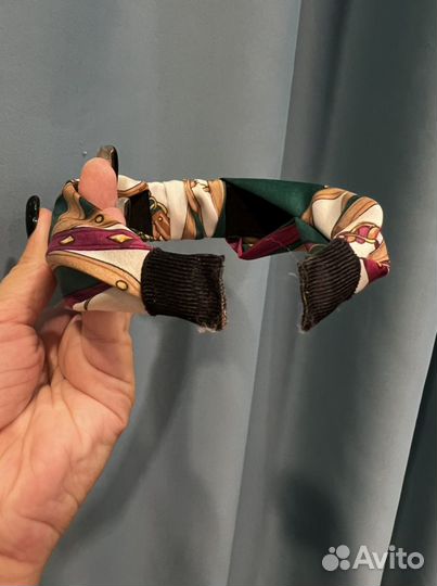 Ободок в виде шелкового платка