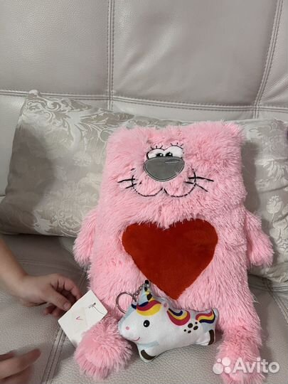 Кот подушка