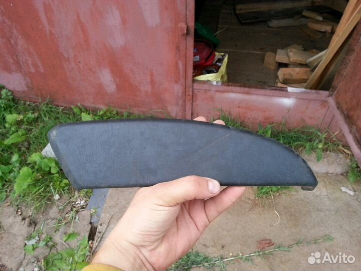 Обшивка левой передней двери тойота корона калдина