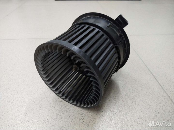 Вентилятор отопителя Peugeot 308