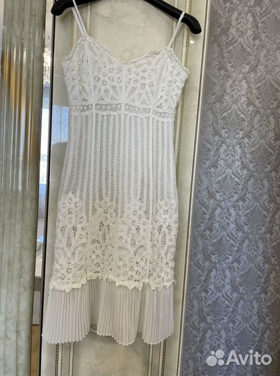 Кружевное платье 42