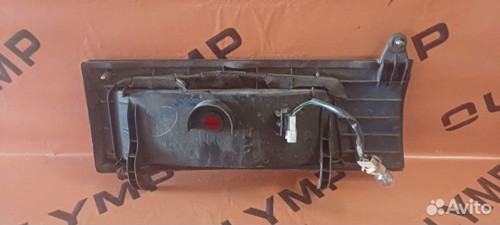 Стоп вставка правый Toyota Hiace KZH106 1KZ-TE