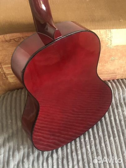 Гитара новая