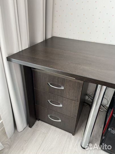 Стол письменный 2000х700