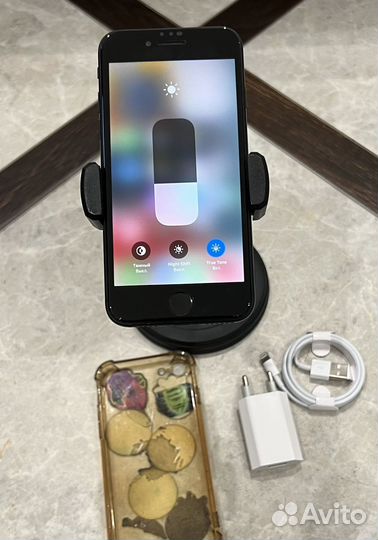 iPhone SE (2020), 64 ГБ
