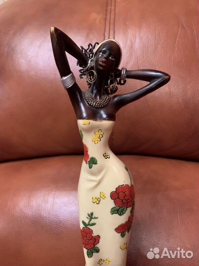 Статуэтка Африканка