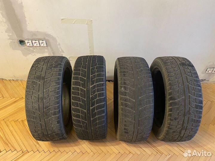Kumho I'Zen KW22 215/55 R17 98T
