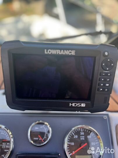 Эхолот картплотер Lowrance HDS Carbon 7 gen3
