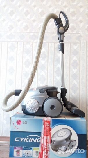 Пылесос LG Cyking без мешка для сбора пыли