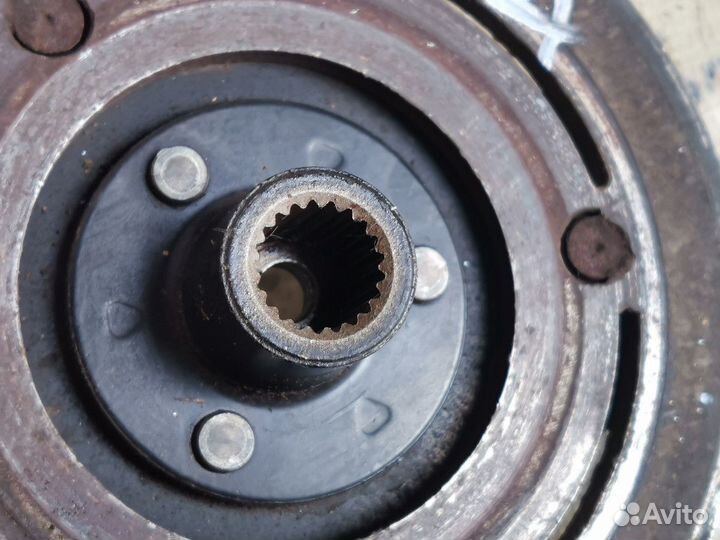 Прижимная пластина кондиционера Ford Focus II рест