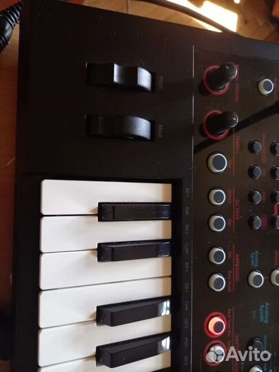 Синтезатор Roland JD-XI c фирменной сумкой