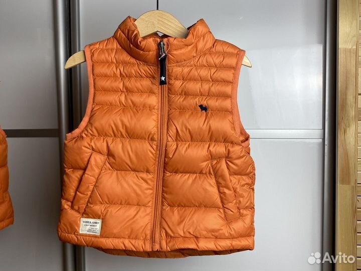 Детская одежда новая жилет на пуху 100,110,120