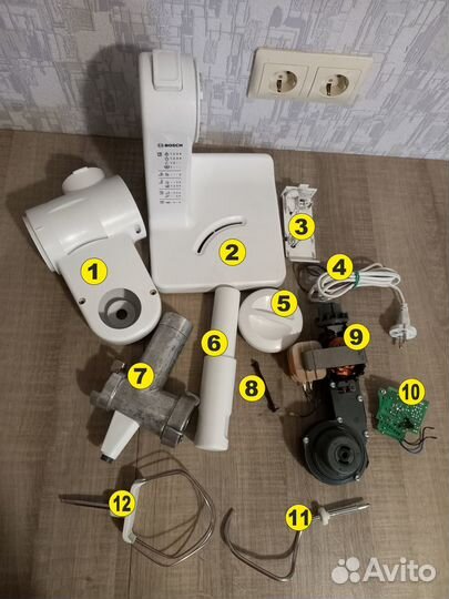 Кухонный комбайн Bosch MUM 4406 на запчасти