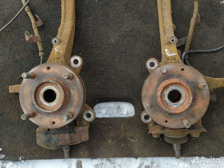 Передний поворотный кулак hyundai sonata GLS V6