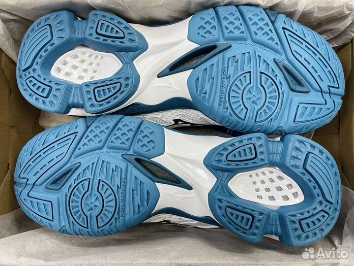 Кроссовки Mizuno Wave Voltage, сезон 2024