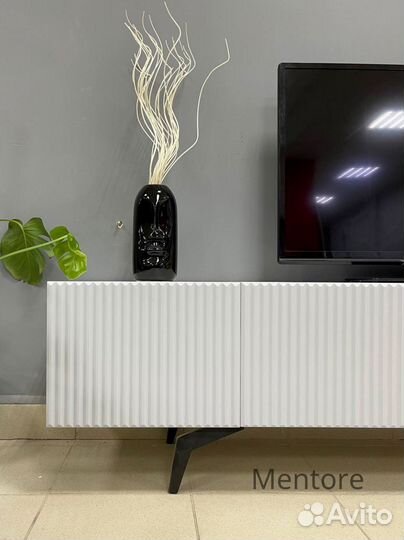 Тумба тв Bravo (на опорах или подвесная)