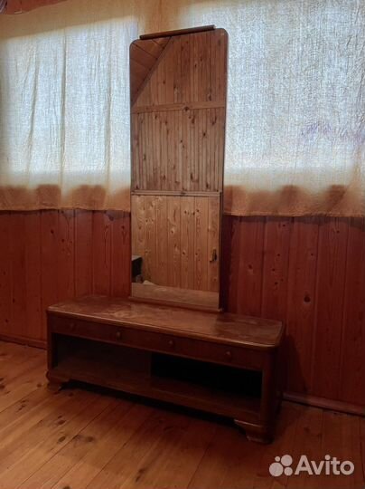 Трюмо с зеркалом старинное