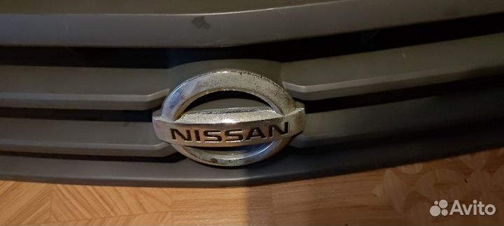 Решетка радиатора Nissan AD VY11