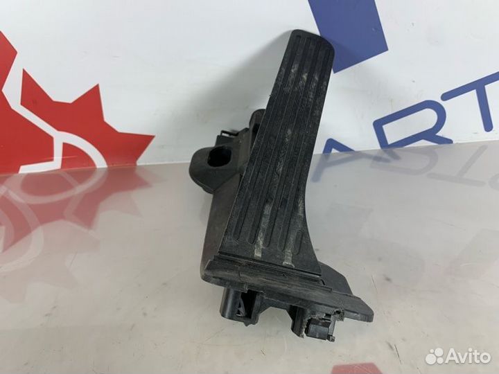 Педаль газа электронная Vw Passat 2013