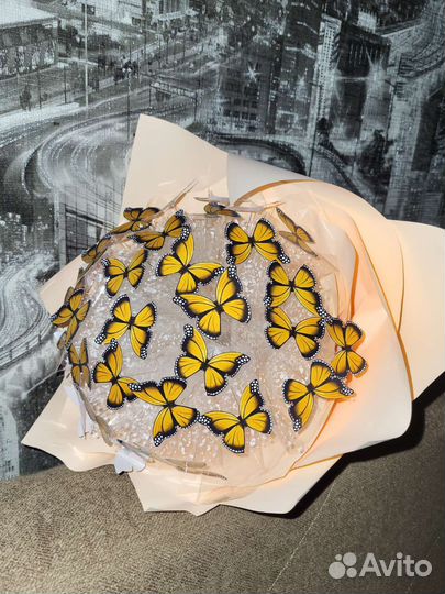 Светящийся букет из бабочек