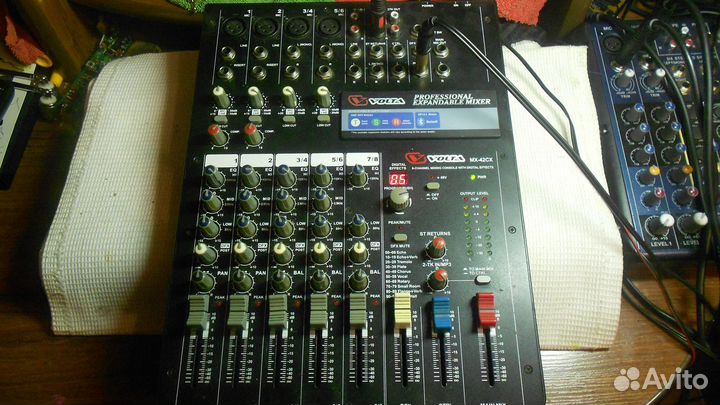 Микшерный пульт с блоком питания