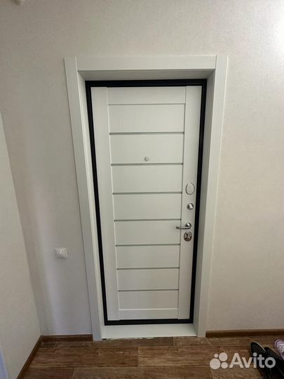 Дверь металлическая с откосами