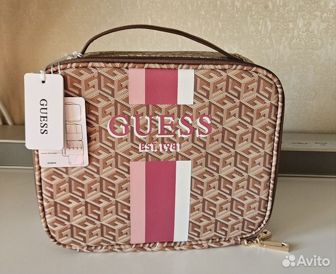 Guess дорожная косметичка (оригинал)