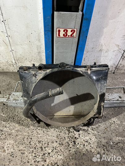 Радиатор охлаждения Mitsubishi Pajero Sport 1