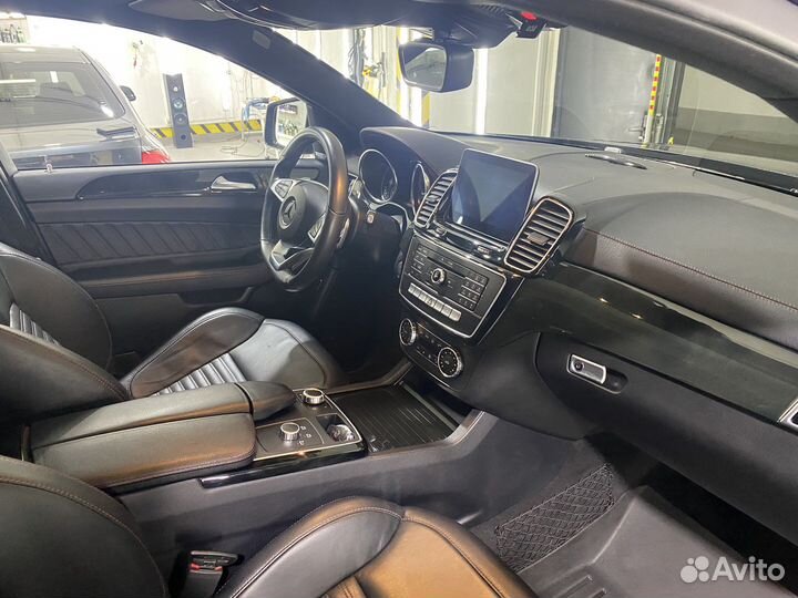 Мастер по перетяжке кожей салона Автомобиля