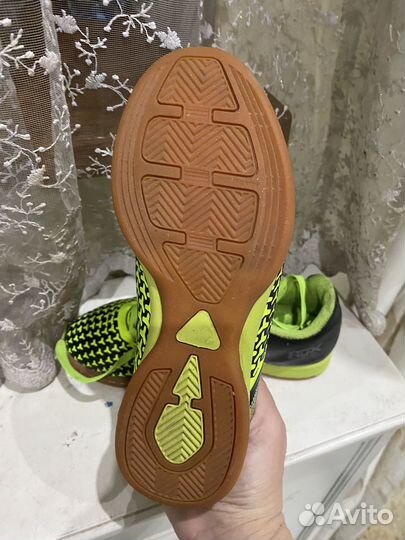 Футбольные бутсы для зала детские