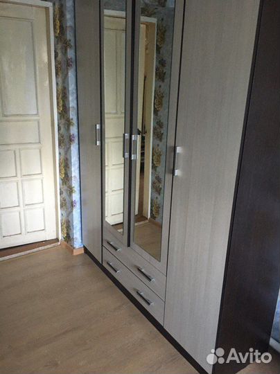 Шкаф распашной Квадро